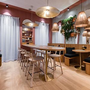 O.Lysee Hotel